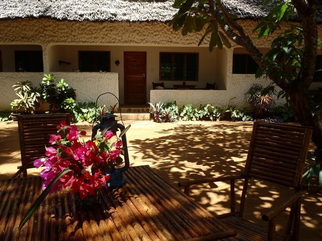 Отель Mimi Na Wewe...In Africa Ватаму Экстерьер фото
